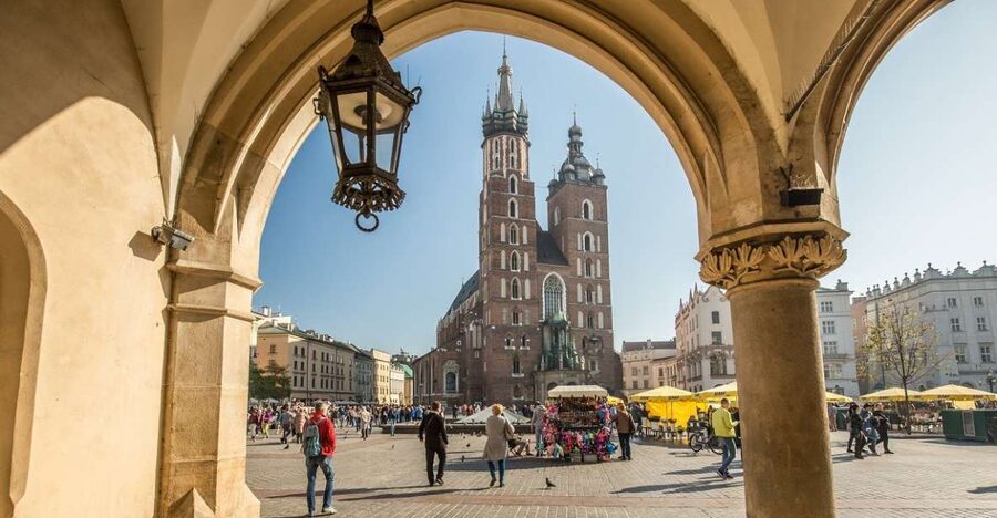 Krakow: Traditional Street Food Walking Tour - Obwarzanek and the story of Krakow’s street food