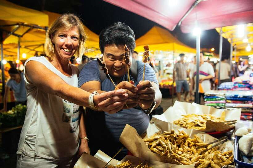 Kuala Lumpur: Local Street Food Night Tour - Why this route works for a first night in Kuala Lumpur