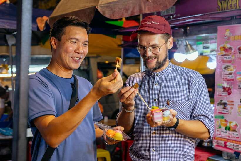 Kuala Lumpur: Local Street Food Night Tour - The guide is the real difference