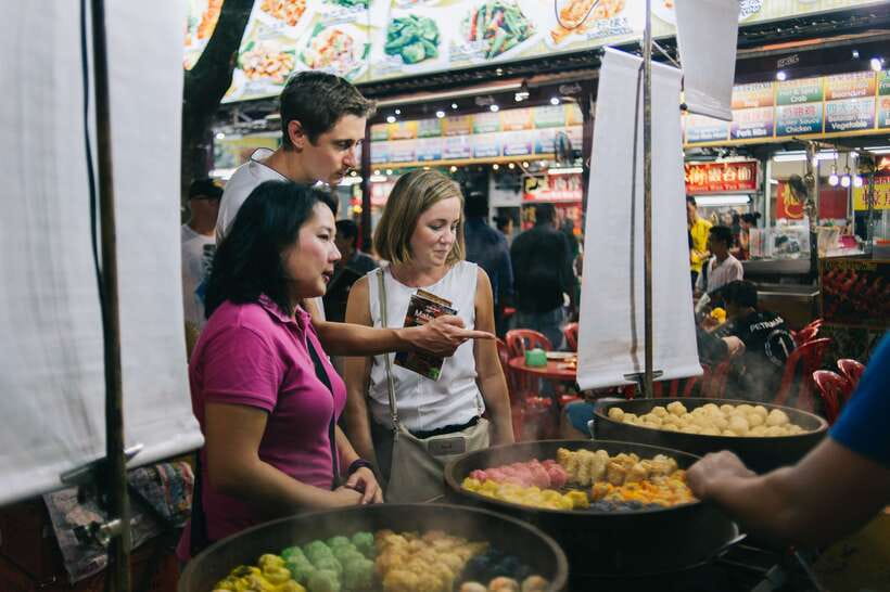 Kuala Lumpur: Local Street Food Night Tour - What 150 minutes feels like on foot