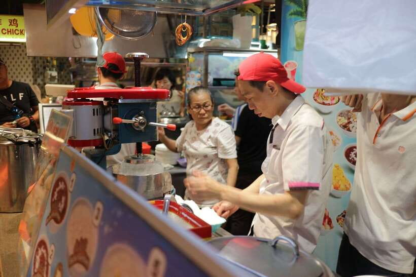 Kuala Lumpur: Nightlife Street Food Tour with 6 Tastings - Sri Maha Mariamman Temple and the Indian influence