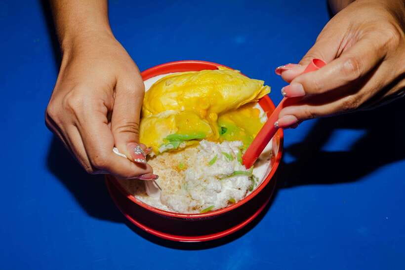 Kuala Lumpur: Sambal Street Food Tour with 15+ Tastings - Sambal grilled mackerel and the stronger flavours