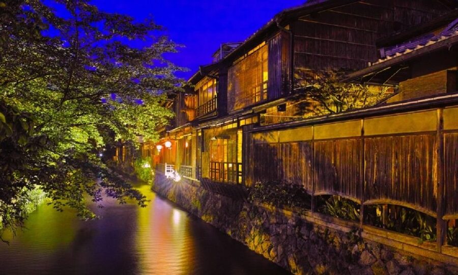 Kyoto Evening Gion Food Tour - Why the small group changes the evening