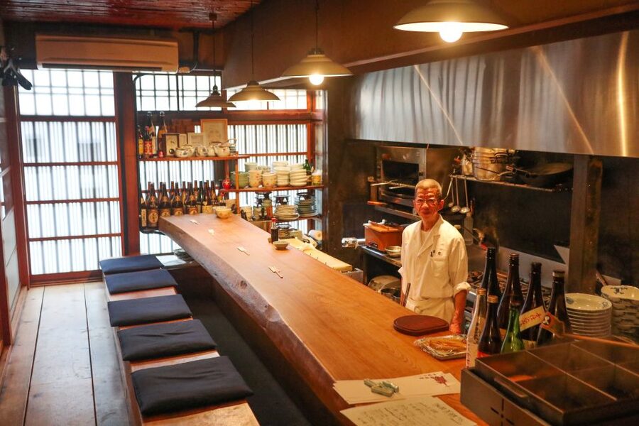Kyoto: Foodie Night Tour in Gion with 9 dishes + 6 Sake - The second food stop and the question of consistency