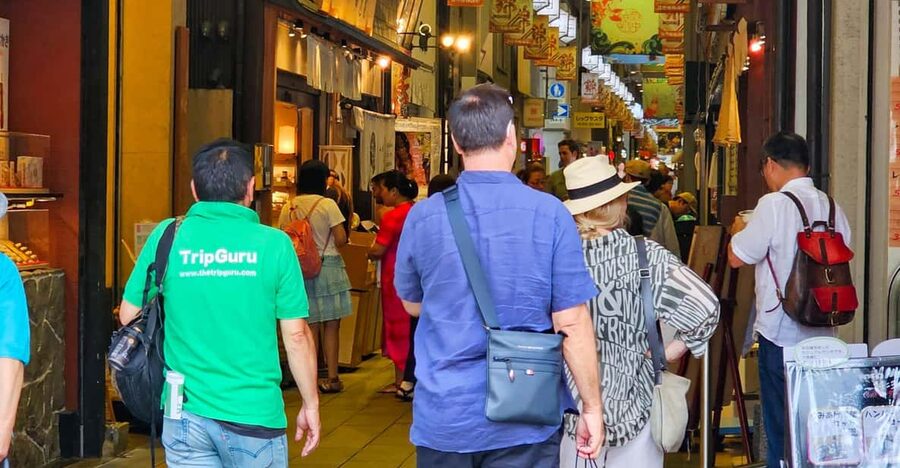 Kyoto: Nishiki Market and Depachika Food Tour with a Local - A quick taste of Kyoto’s food culture