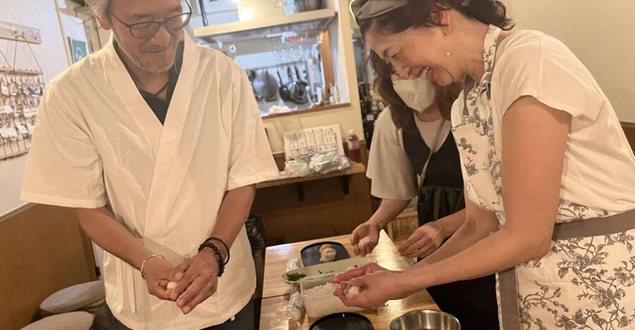Kyoto: Sushi Making Class with Sushi Chef - Arranging your own sushi lunch