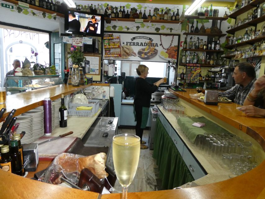 Lagos: 3-Hour Algarve Classic Food Tour - Who should book this tour?