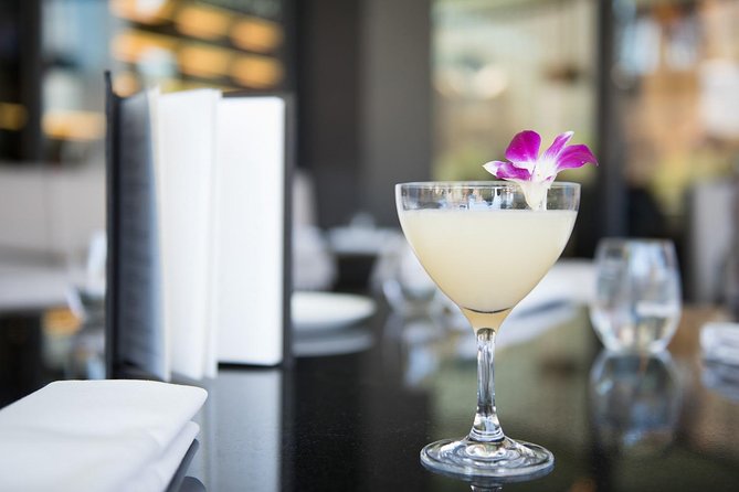 Las Vegas: The Strip's Celebrity Chefs Tour or Downtown Food Tour - Who should book this experience?
