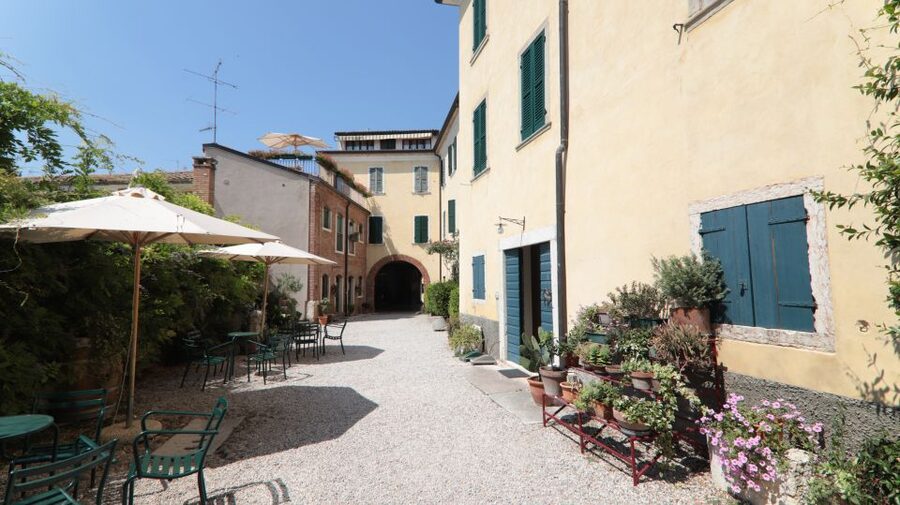 Lazise: Historical Center Wine Tasting Tour - Key points to know before booking