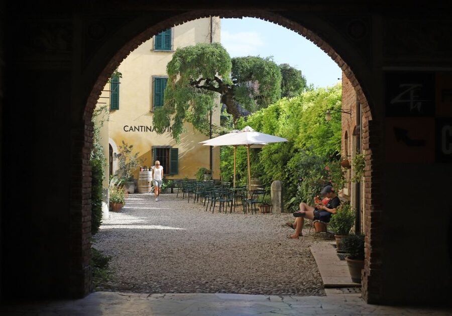 Lazise: Historical Center Wine Tasting Tour - Why the old Lazise cellar makes the tasting special