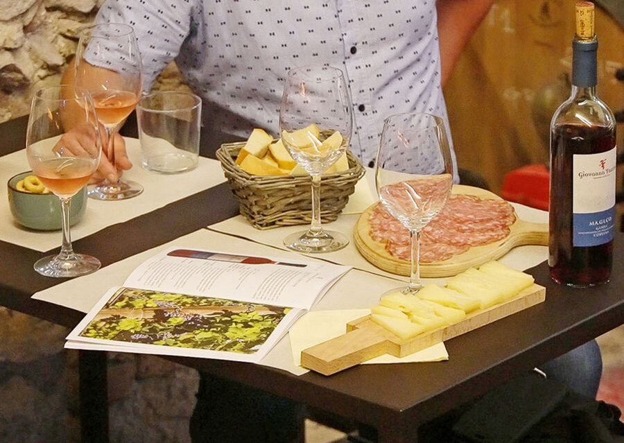 Lazise: Historical Center Wine Tasting Tour - How the 90-minute timing works