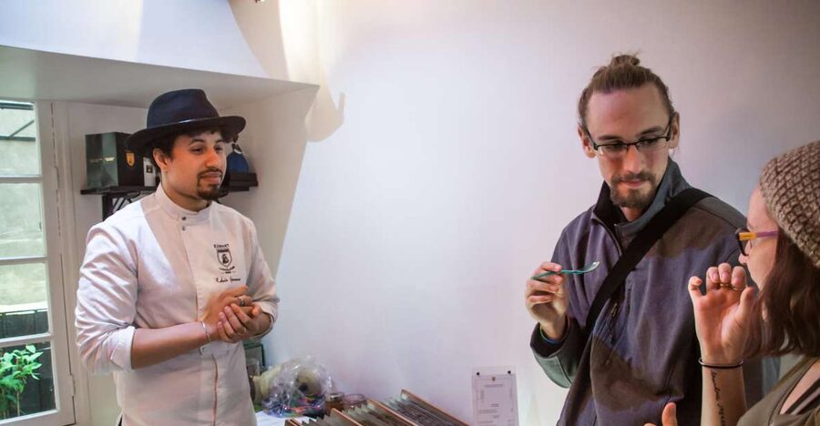 Le Marais: Pastry and Chocolate Food Tour - Why Le Marais works so well for a food walk