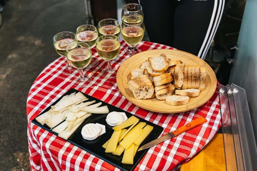 Le Marais Walking Food Tour with Cheese, Wine & Pastries - What the 8 to 10 tasting stops can include