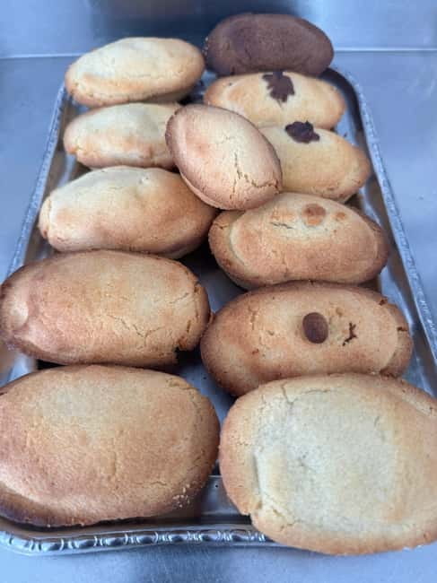 Lecce: Guided Street Food Walking Tour with Food and Wine - Piazza Sant’Oronzo and Salento snacks