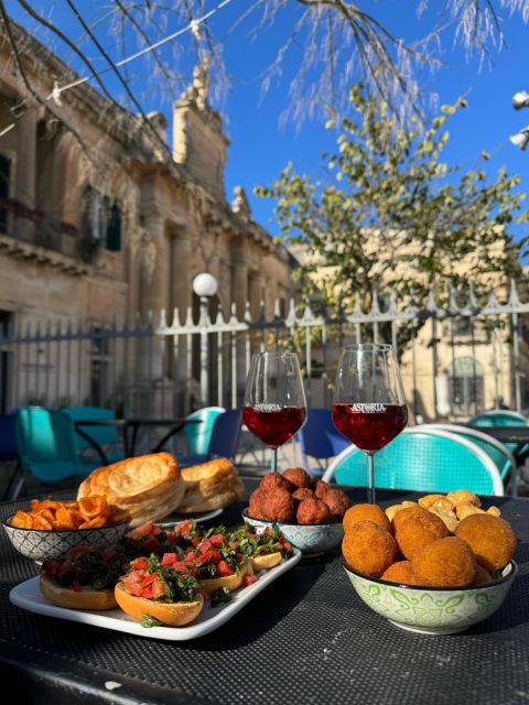 Lecce: Guided Street Food Walking Tour with Food and Wine - Through the lanes to Porta San Biagio