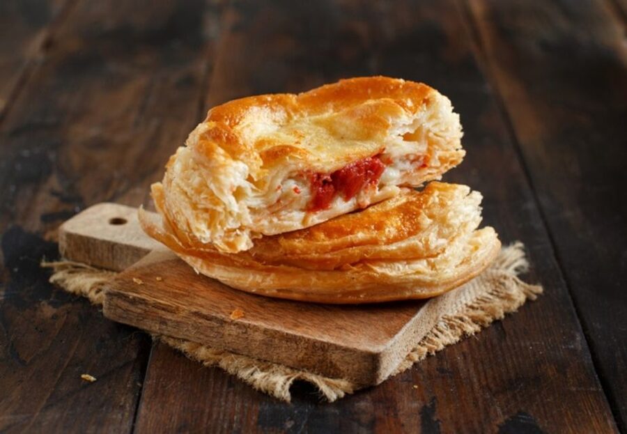Lecce: Guided Tour & Street Food Tasting by Rickshaw - Seasonal tastes at a local café