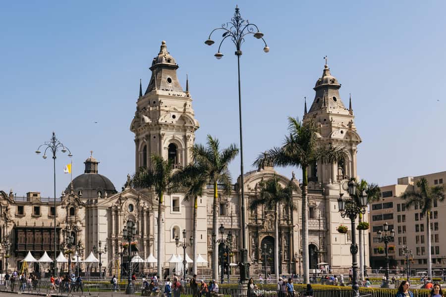 Lima: Historic Center Street Food, Market, and Eateries Tour - Barrio Chino and Peru’s chifa connection