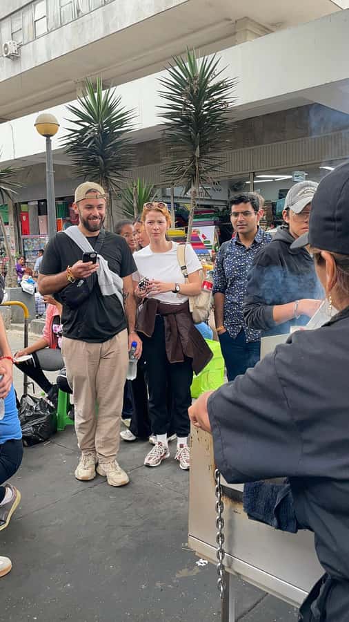 Lima Street Food: A gastronomic adventure through the city. - Guides, language, and the feel of the walk