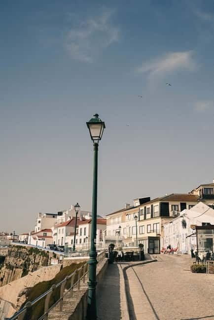 Lisbon Countryside Food Tour on a Vintage Car - Who should book this experience?