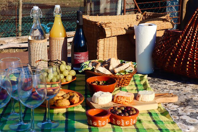 Lisbon Countryside Food Tour on a Vintage Car - The village picnic in Mafra