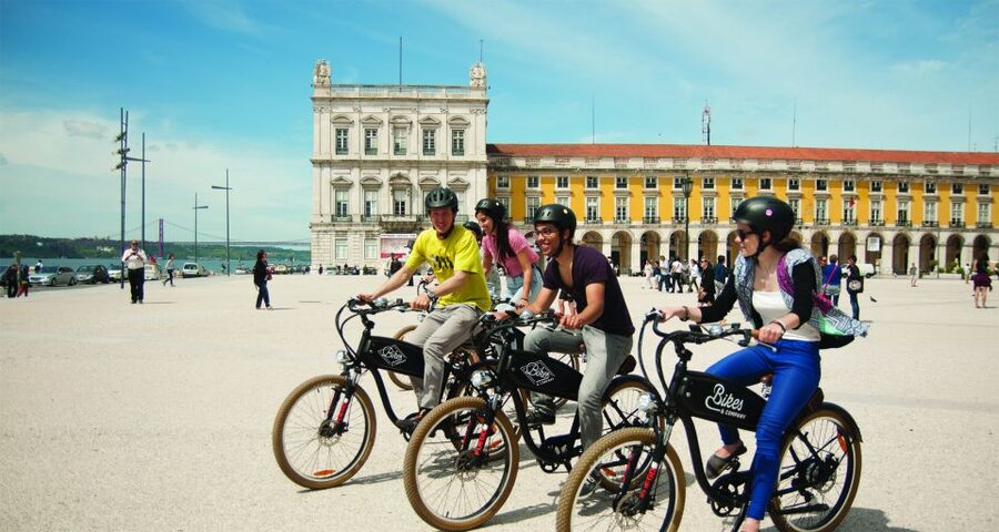 Lisbon: E-Bike Food Tour of Alfama and Old Town - A pause at the National Pantheon