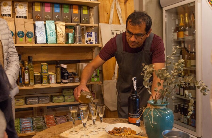 Lisbon: Evening Local Food Crawl with Drink Pairings - Key points to know before booking