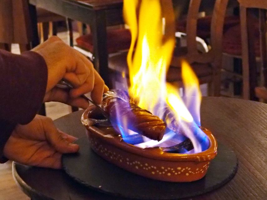 Lisbon: Evening Local Food Crawl with Drink Pairings - The history is served in short, useful portions