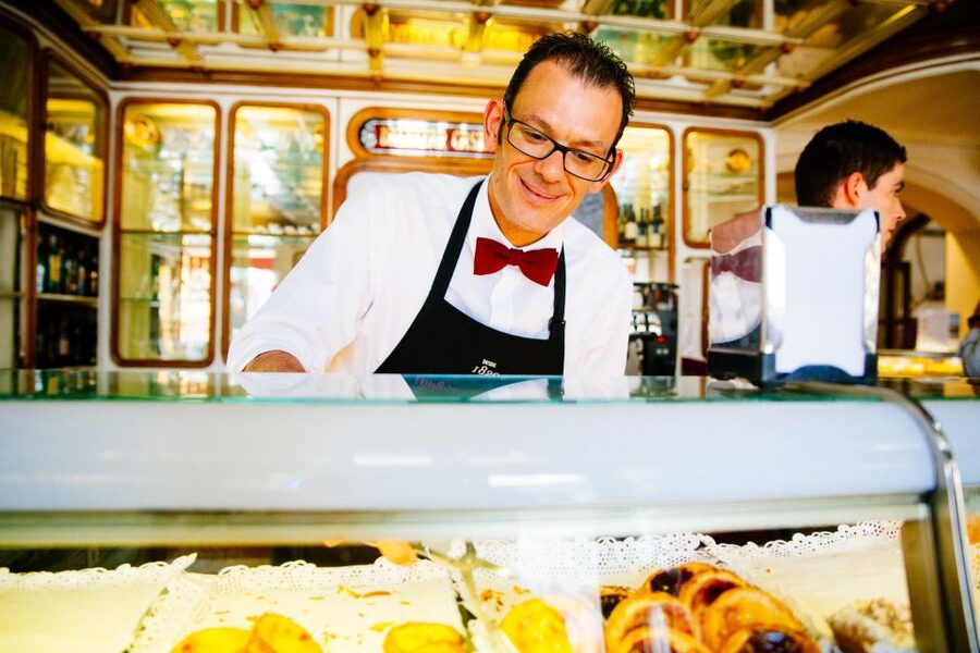 Lisbon: Private Food Tour – 10 Tastings with Locals - Pastel de nata and the Portuguese sweet tooth