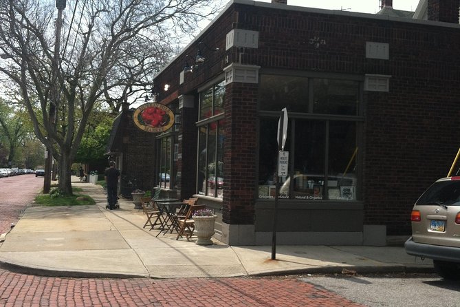 Little Italy Neighborhood Food Tour of Cleveland - Art, cemetery, and neighborhood history between bites