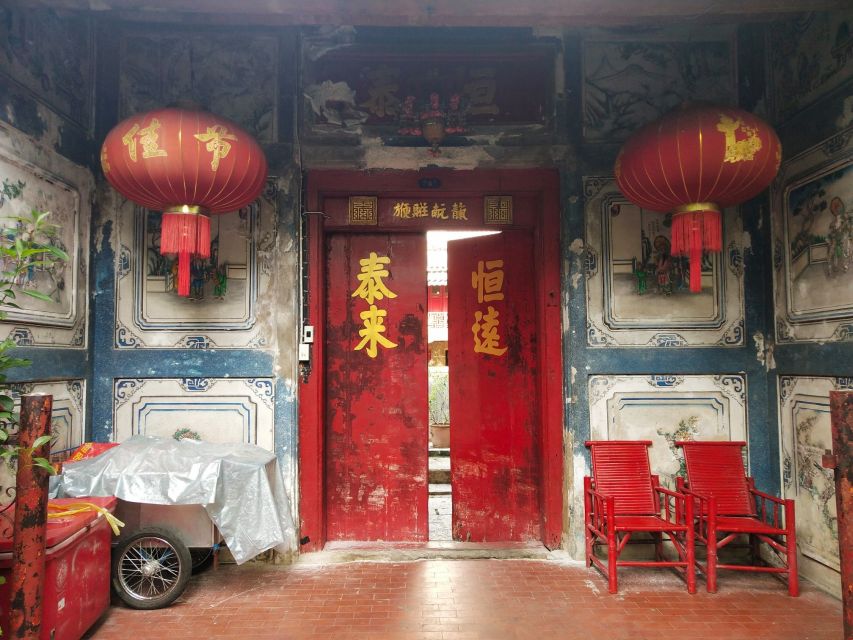 Local Life, Culture & Food Walking Tour at Chinatown - Why Chinatown works best as a walking tour