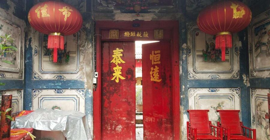 Local Life, Culture & Food Walking Tour at Chinatown - Markets, back lanes, and the everyday city
