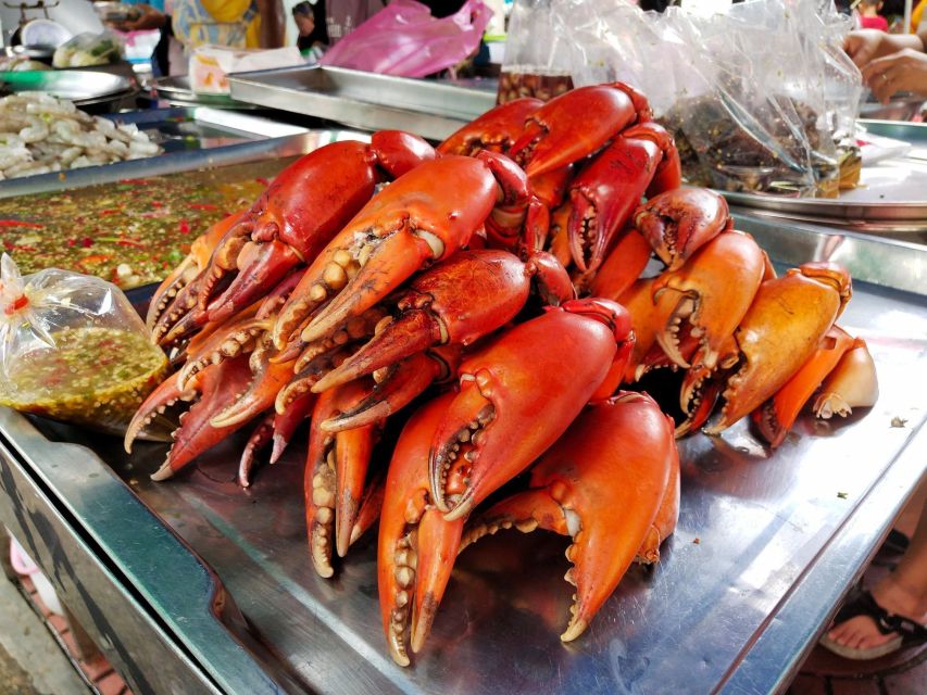 Local Life, Culture & Food Walking Tour at Chinatown - Temples and shrines with a local explanation