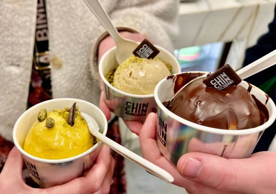 London: Camden Market Food Tour with 7 Street Food Tastings - Camden gin at a working micro-distillery