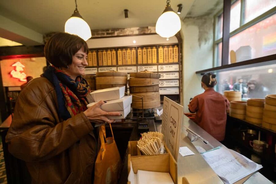London's Best Bites: Soho & Chinatown Food Walking Tour - Who should book this experience