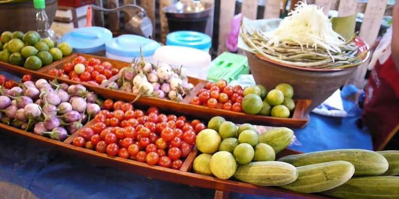 Luang Prabang: Foodie Walking Tour & Monk Blessing - Should you book the Luang Prabang food walk?