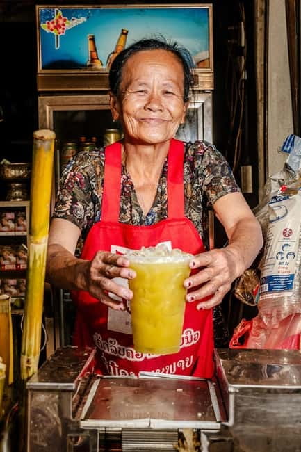 Luang Prabang: Mekong Meals Food Tour with 15+ Tastings - Khao piak sen and the final bowl