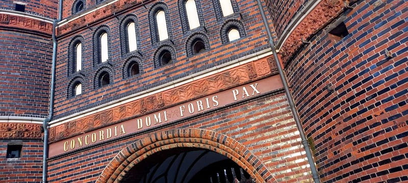 Lübeck: The Culinary City Tour – Lübeck Lukullisch - From Holsten Gate to Lübeck’s narrow lanes