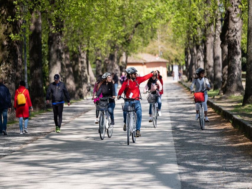 Lucca: 3-Hour Bikes & Bites Foodie Adventure like a Local - Gelato, or cake and coffee in winter
