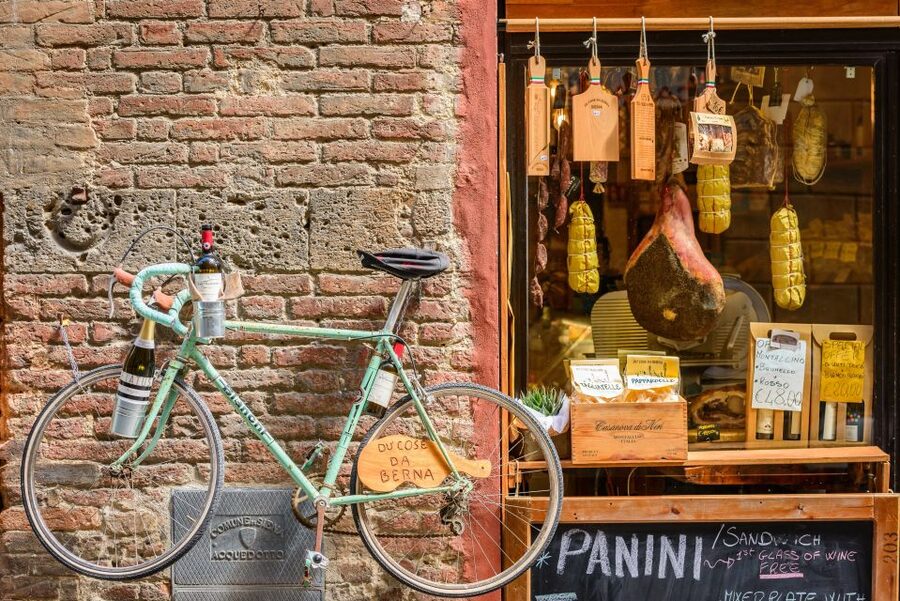 Lucca: Guided Food Walking Tour with Tastings - A café stop and small bites on the way