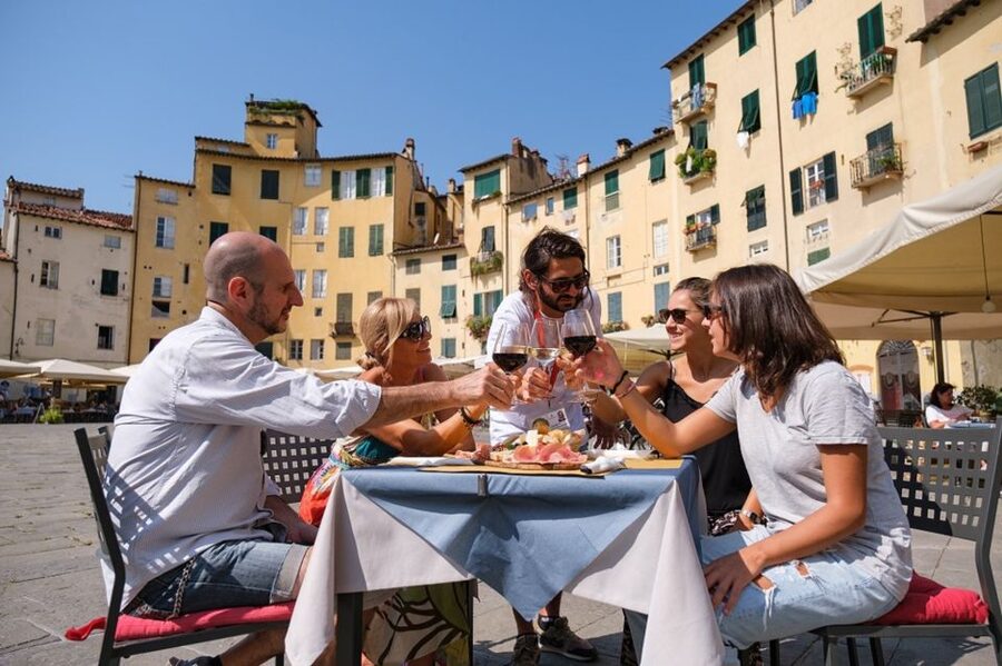 Lucca: Morning Food Tour with Snacks and Coffee - Cathedral Square gives you the first history lesson