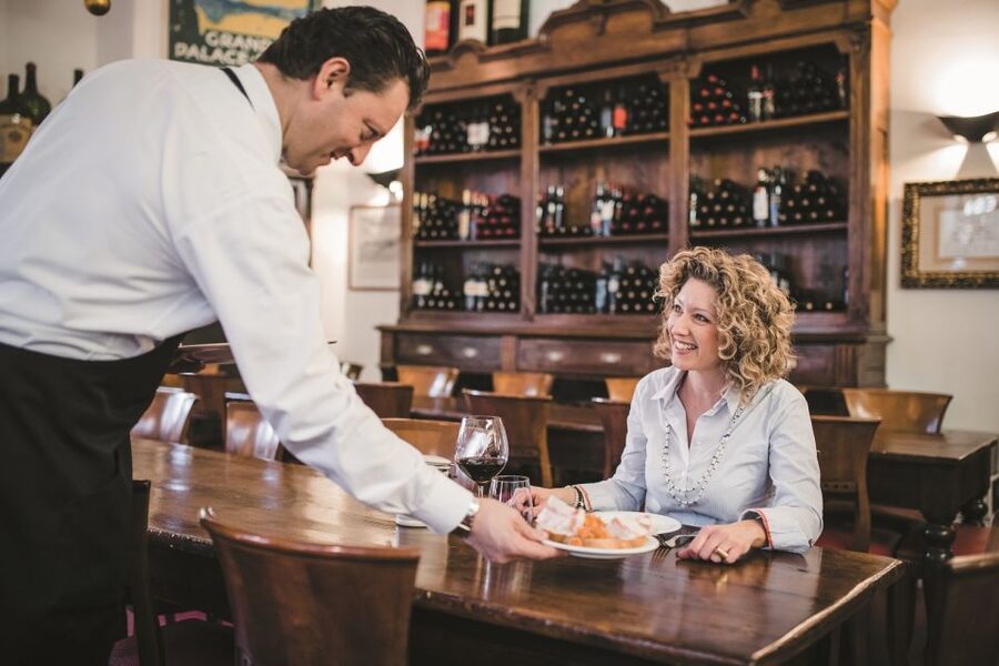 Lugano: Self-Guided Food Tour - Vanini closes the route with gelato in Piazza Riforma
