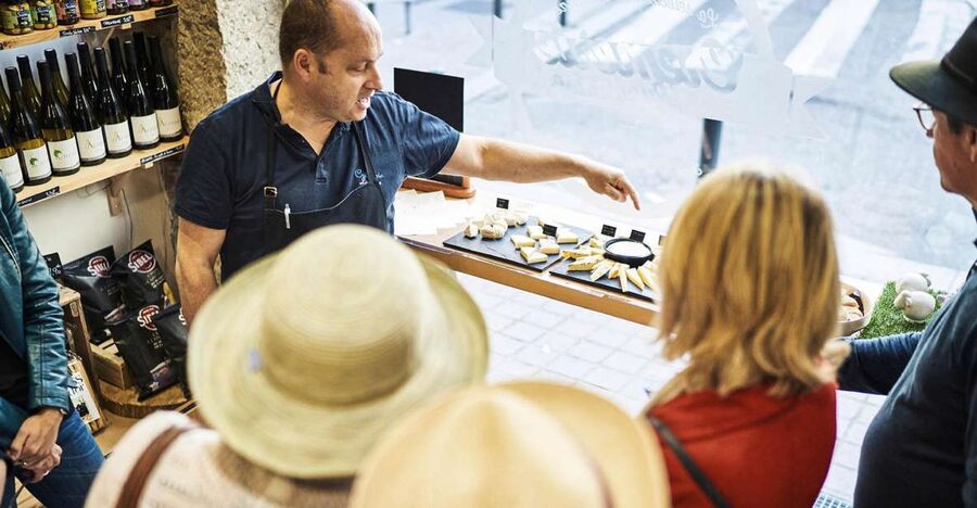 Lyon: Food Walking Tour with a Local Guide - Why Lyon’s old town works so well for a food walk