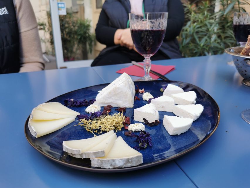 Lyon: Food Walking Tour with a Local Guide - The first tasting: Lyon’s cold cuts with red wine