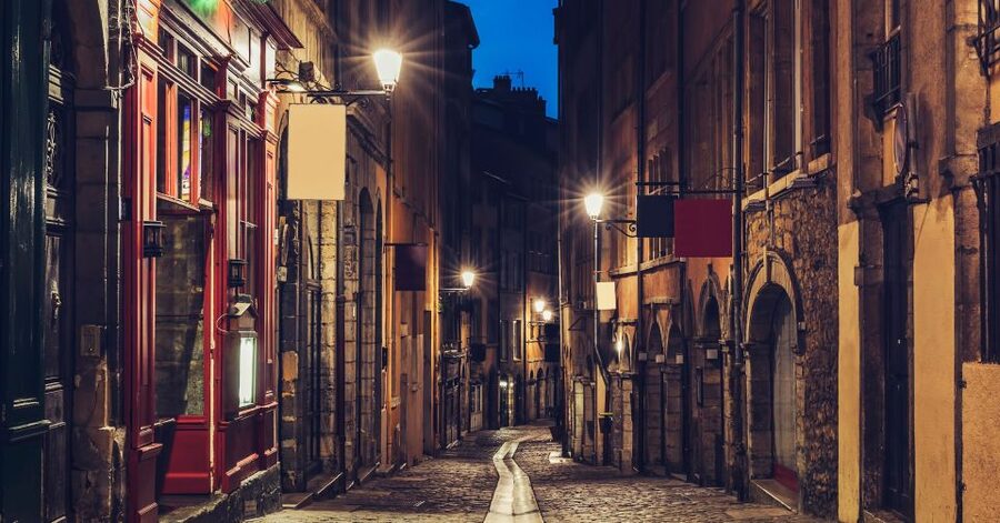 Lyon Sunset Food Tour: Full Meal of Lyon’s Best Bites - The first tasting: praluline and Lyon’s sweet side