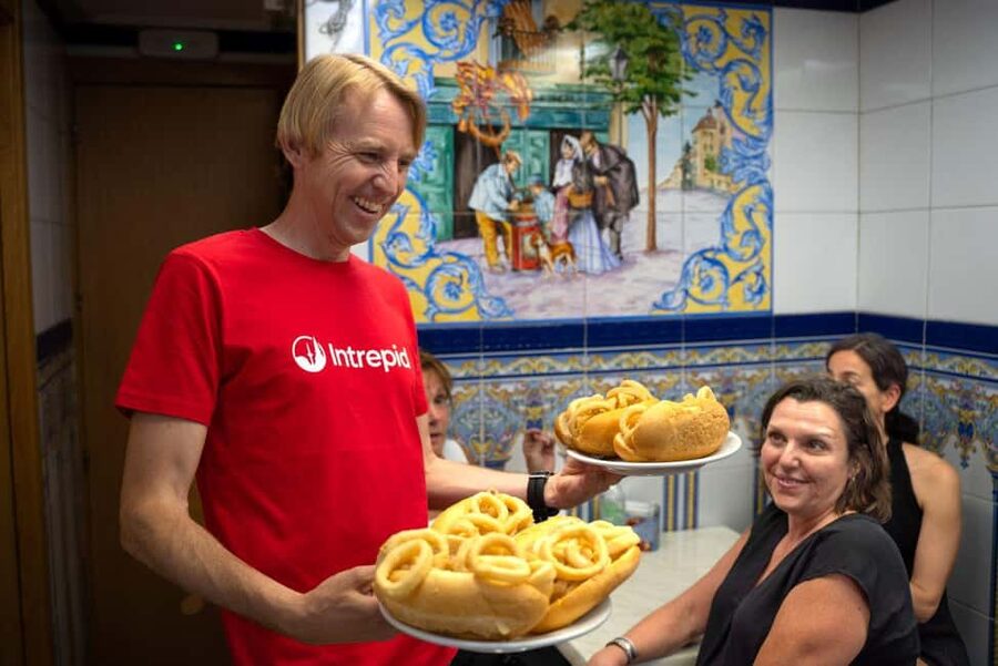 Madrid: Evening Tapas Tour with 5 Delicious Stops & Drinks - Starting at Plaza de la Villa