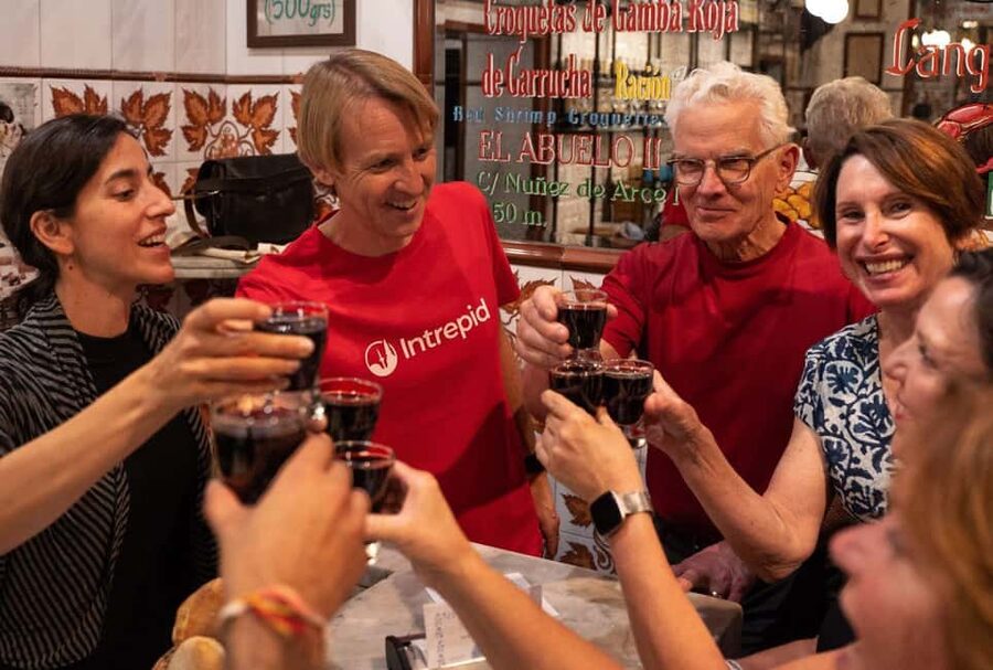 Madrid: Evening Tapas Tour with 5 Delicious Stops & Drinks - Plaza Mayor and the calamari sandwich