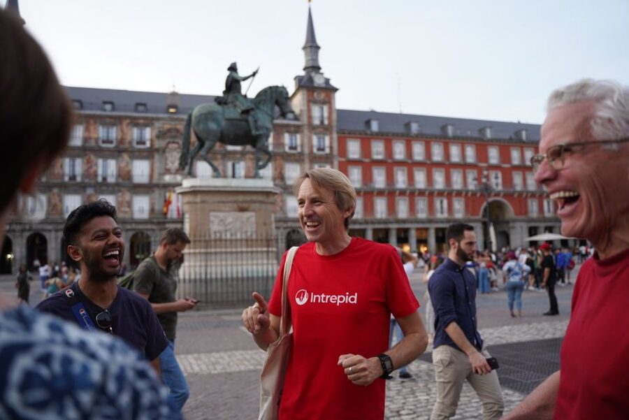 Madrid: Evening Tapas Tour with 5 Delicious Stops & Drinks - What the guides add to the evening