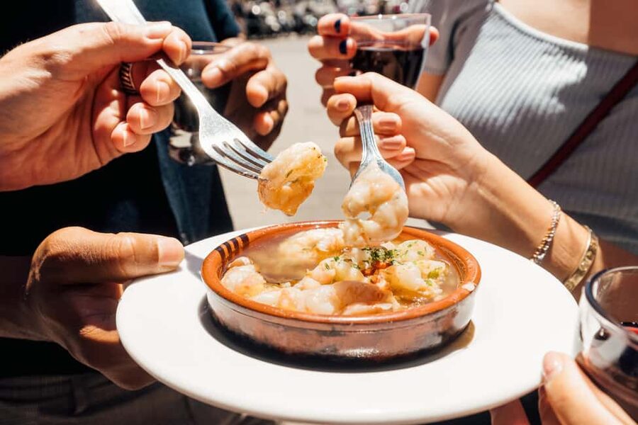 Madrid: Guided Food Tour with Tapas Tastings and Drinks - Key points at a glance