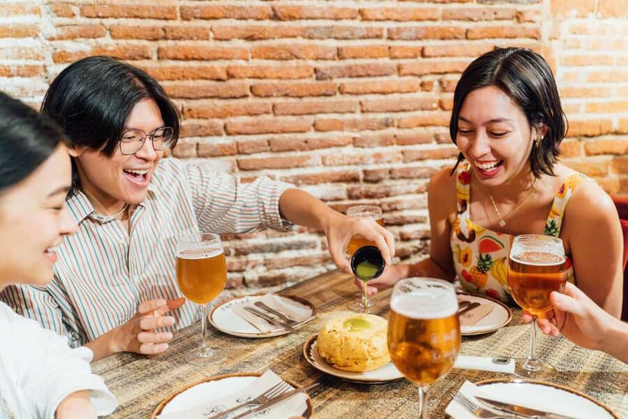 Madrid: Guided Food Tour with Tapas Tastings and Drinks - Meeting at Plaza de los Carros