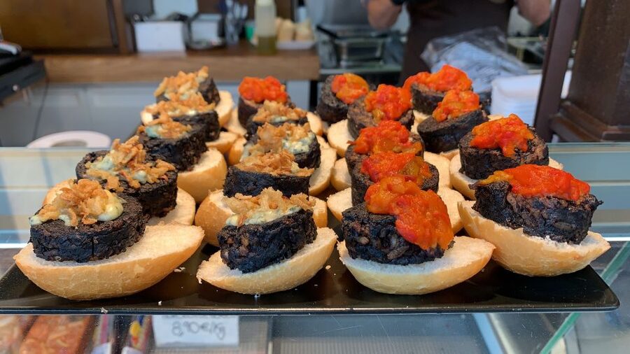 Madrid: History of Tapas Walking Tour and Tasting - A small group helps, but guide timing matters
